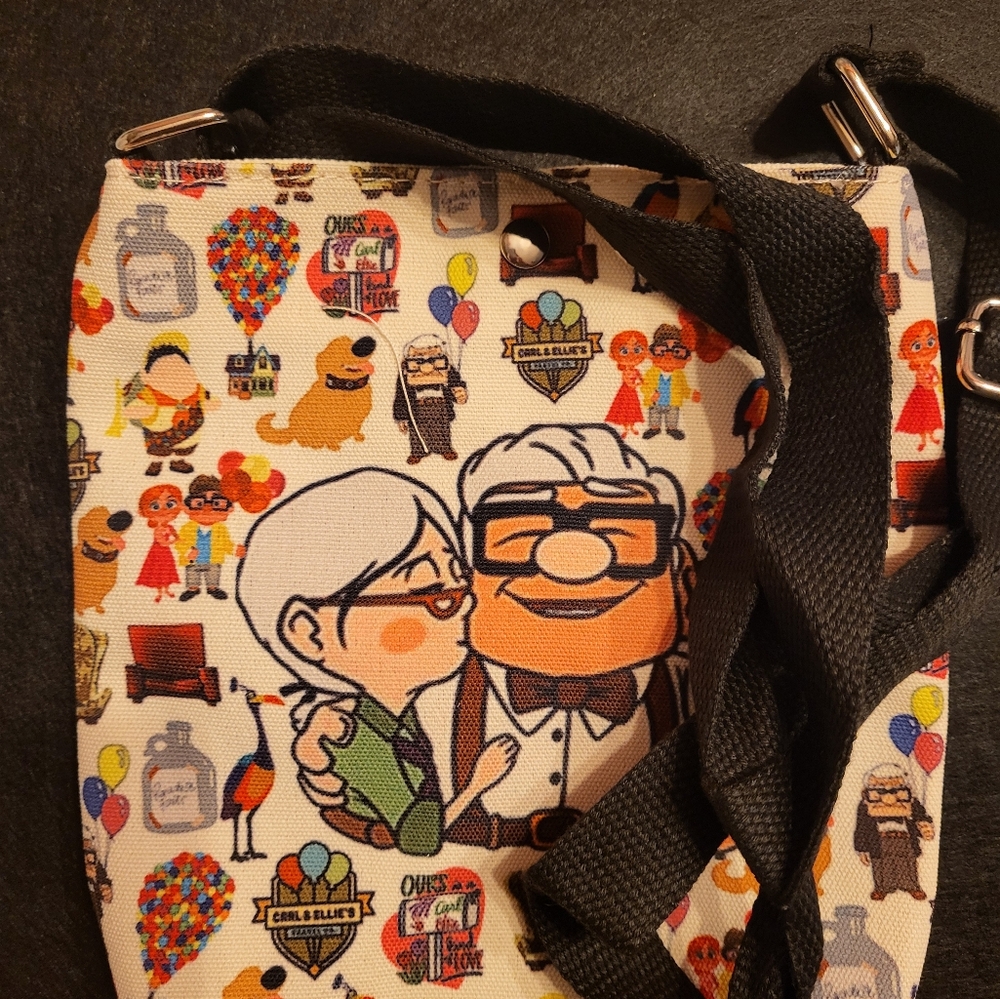 A new crossbody